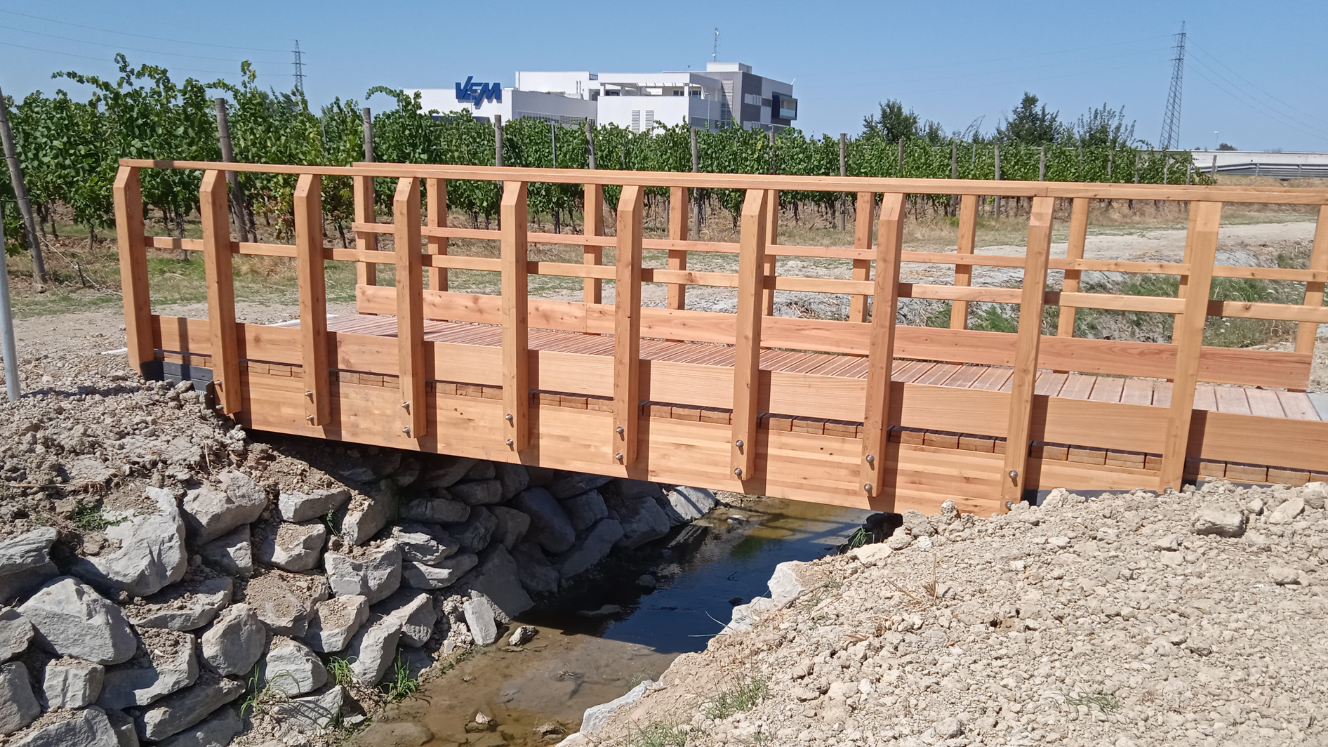 realizzazione-ponte-pedonale-legno-caviro-forli