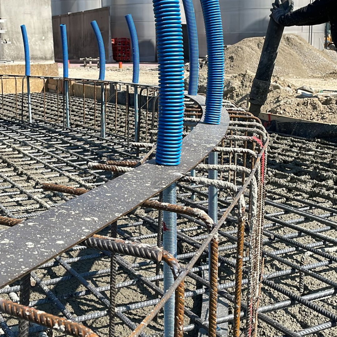 realizzazione-basamenti-cemento-posa-silos-caviro-forli